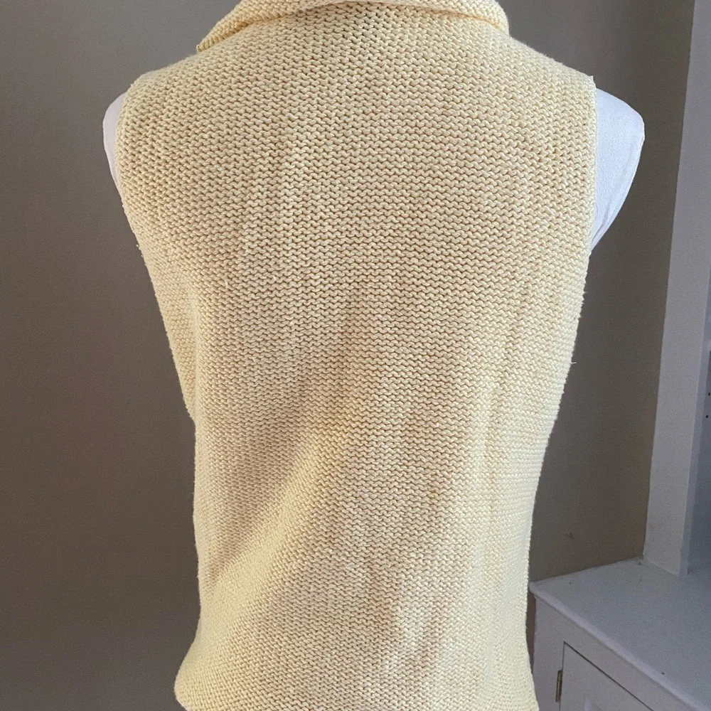 Pale Yellow Sleeveless Turtleneck Knit Sweater - Picture 4 of 13